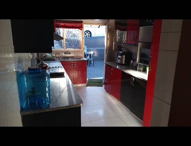 3 BEDROOM SEMI DETACHED FOR SALE IN STONEBRIDGE